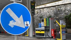 Benzina in calo, pieno meno caro per Ferragosto
