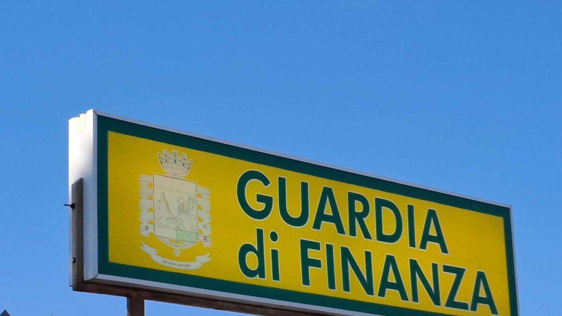 "Case pollaio" a Gallipoli: 9 turisti in 50 metri quadri