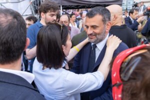 Decaro si impunta in Puglia per il congresso del PD