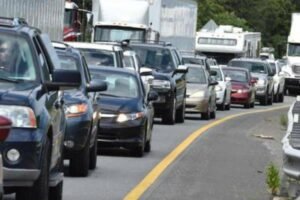 Esodo di agosto inizia, traffico da bollino nero: orari e strade più congestionate