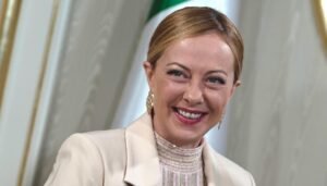 Giorgia Meloni in vacanza, ma nessuno sa dove: ipotesi dalla Puglia all'Albania dai suoi fedelissimi.