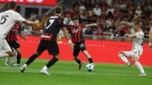 Poca disciplina e scarso feeling con Allegri: il Milan mette alla porta Jimenez. Dove può andare?