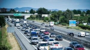 Primo weekend di agosto, traffico intenso sulle strade della Puglia. Attenzione alla statale 16 e alla 106 Ionica.
