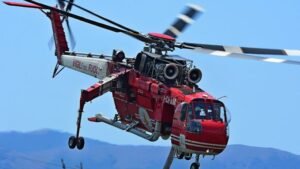 Puglia senza elicotteri antincendio: bando scaduto e gara sospesa. Cera: "Il territorio brucia insieme ai nostri soldi"