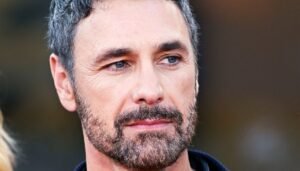 Raoul Bova in Puglia: vacanza con le figlie Luna e Alma dopo lo scandalo