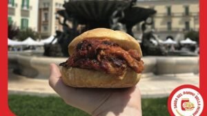 Sagra del Panino della Nonna: a Giovinazzo i sapori della Puglia tra musica, divertimento e solidarietà con l'ospite Dj Fargetta.