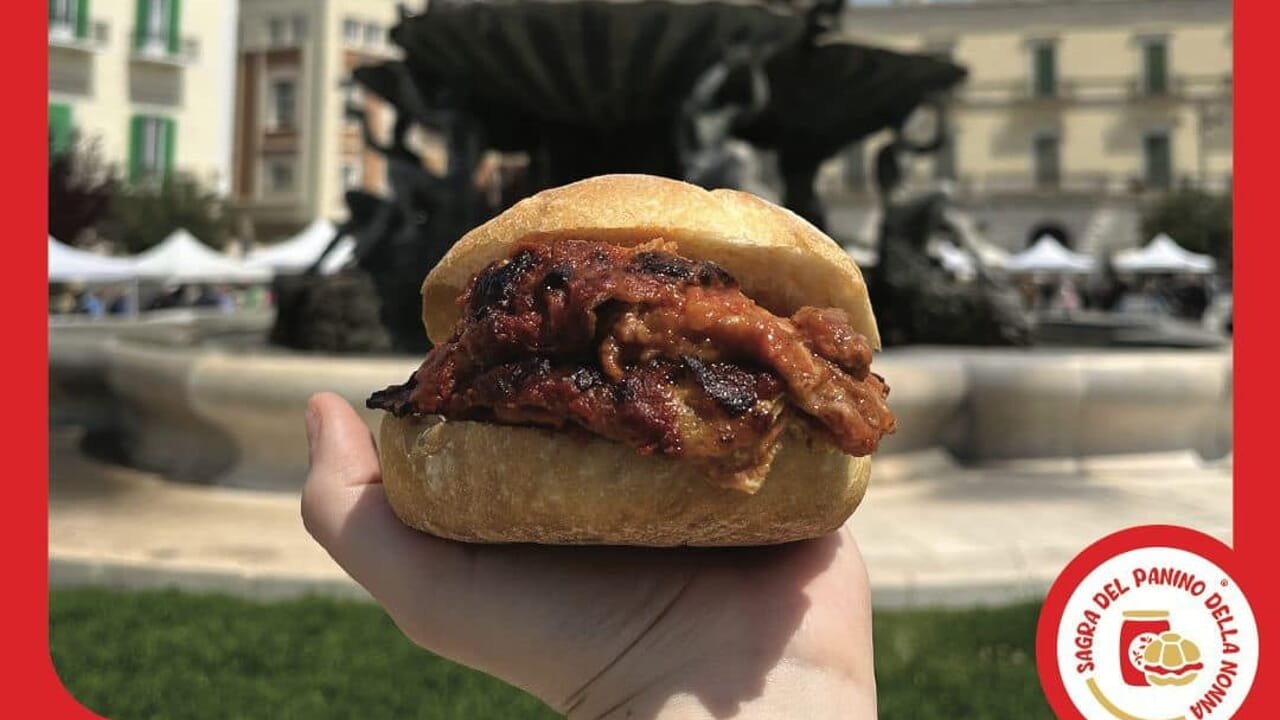Sagra del Panino della Nonna: a Giovinazzo i sapori della Puglia tra musica, divertimento e solidarietà con l'ospite Dj Fargetta.