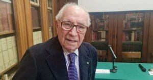 San Carlo in difficoltà. Canessa, decano del teatro napoletano: “Basta con l'opera buffa dei dissidi politici”