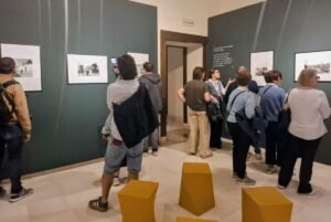 “Storie di Puglia. Fotografie dall’Archivio Berengo Gardin”: quando la luce diventa memoria