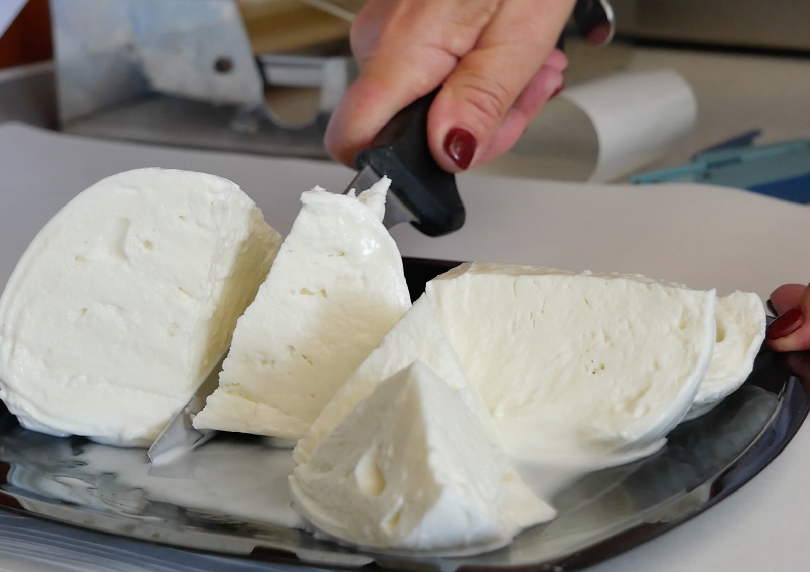 Tutti pazzi in Puglia per la mozzarella di bufala: volano le vendite.