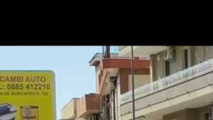 Uomini incappucciati rubano un SUV a Cerignola, video virale