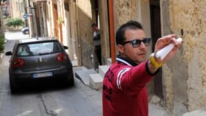 Il figlio di Totò Riina: «Mio padre è stato un uomo che ha combattuto il sistema» e riceve applausi.