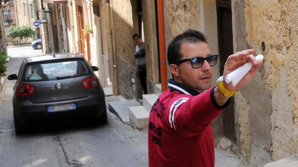 Il figlio di Totò Riina: «Mio padre è stato un uomo che ha combattuto il sistema» e riceve applausi.