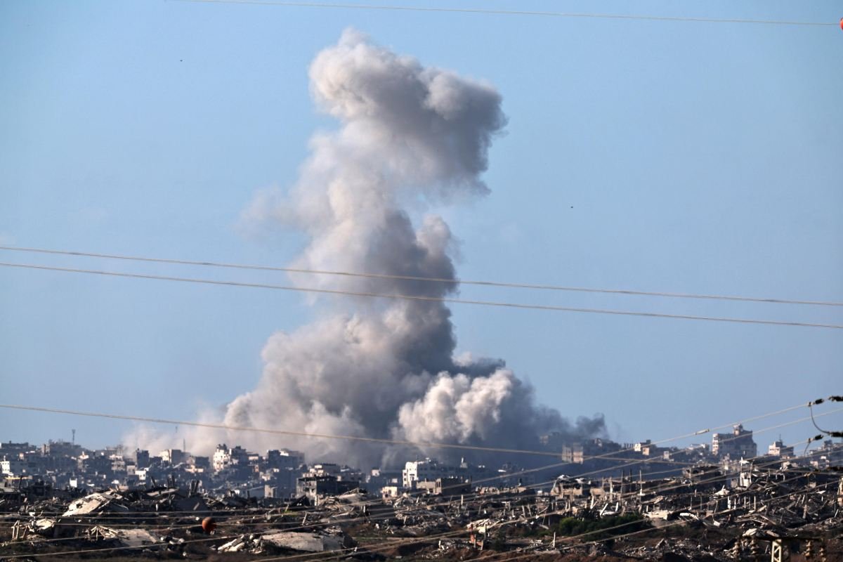 Netanyahu: "Chi condanna Israele è ipocrita". Studio rivela migliaia di morti in Europa per il caldo estivo.