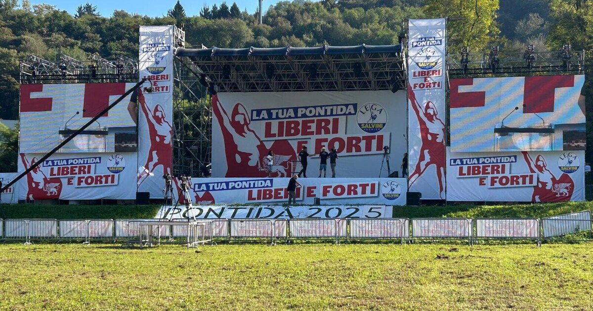 Pontida è Pontidacci: Vannacci si prende la scena al grido "C'è solo un generale", mentre Salvini lo saluta con freddezza.
