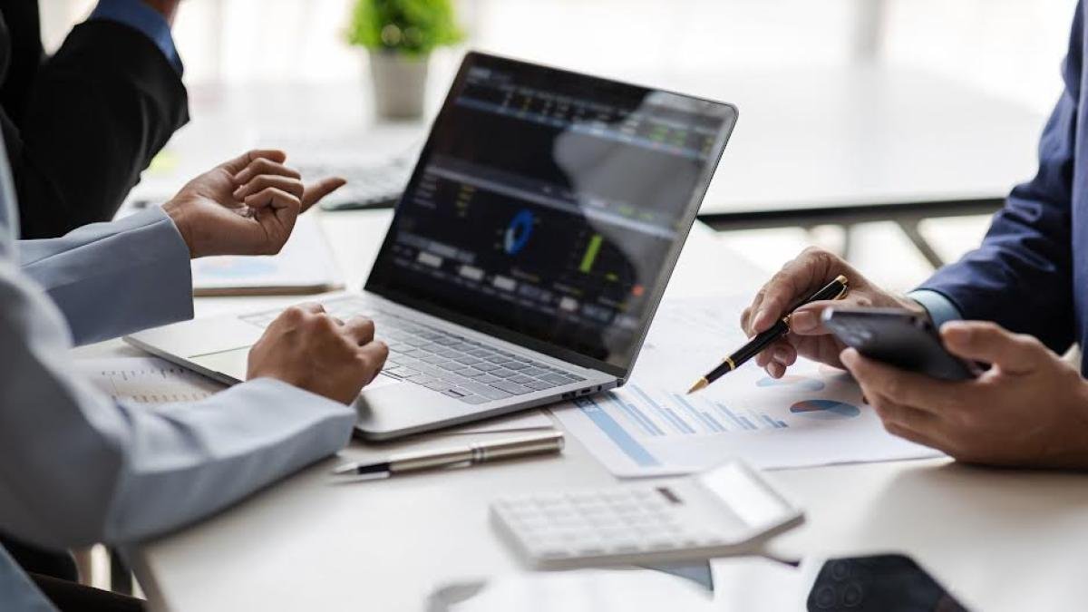 Rientro dalle ferie: i pugliesi tra i più entusiasti di tornare al lavoro, con meno stress al Sud secondo gli psicologi.