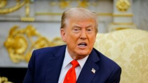 Trump: nuovi dazi in arrivo, 100% sui farmaci, 50% sui mobili, 25% sui camion