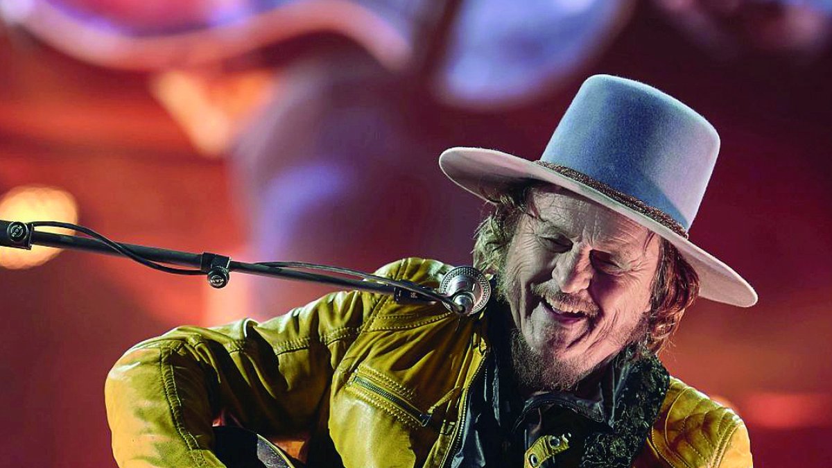 Zucchero: «Donne? Non sopportavo più il dududu. Dopo la separazione è stato un inferno, ne sono uscito con un libro e qualche pasticca di Prozac»