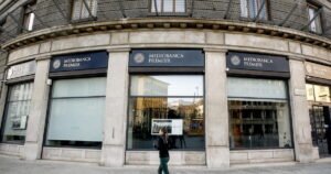 A Mediobanca è giunto il momento dei “barbari”