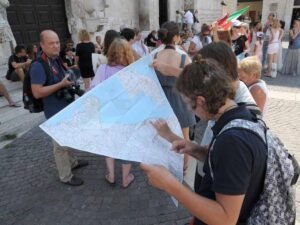 Bari: truffa ai danni di turisti per danni inesistenti su auto noleggiate, scattano i controlli della polizia