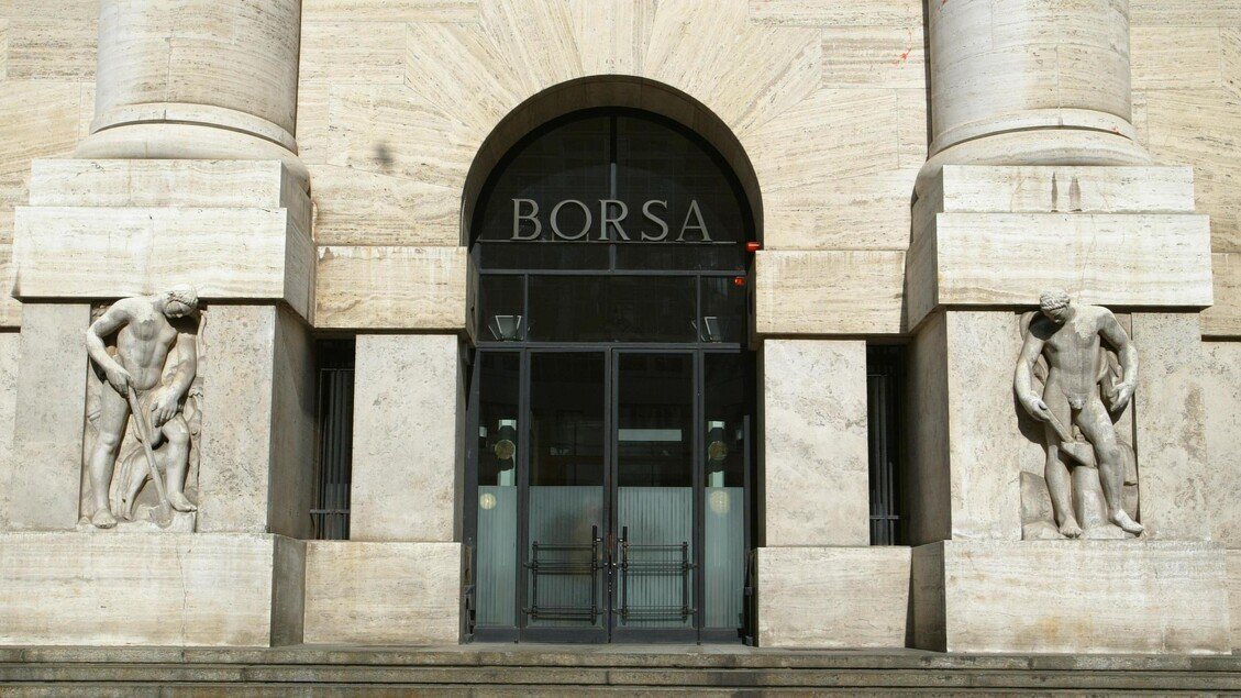 Borsa: Milano (-2%) è la peggiore in Europa, colpita da banche e Leonardo