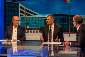 Confronto tra i candidati presidenti della Puglia: focus su sanità e trasporti