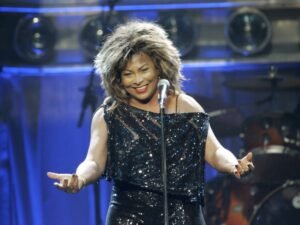 È morto Ike Turner Jr., figlio di Tina Turner, a 67 anni.