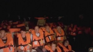 Flotilla: gli italiani saranno espulsi domani. I legali denunciano: “In porto calci e schiaffi”