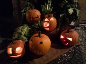 “Fucacoste e cocce priatorje”: artisti da tutta Italia a Orsara di Puglia per il 1° novembre