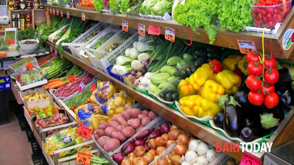 In Puglia diminuisce il consumo di frutta e verdura: "Costi sempre più insostenibili"