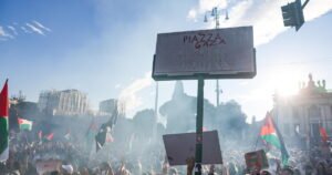 La macchia sulla stupidità umanitaria