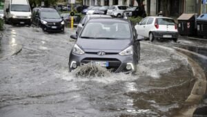 Maltempo in arrivo: allerta arancione in Calabria e Puglia, gialla in altre sette regioni