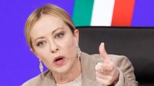 Meloni: la linea di sostegno a Kiev e i dubbi sullo sblocco dei fondi russi.