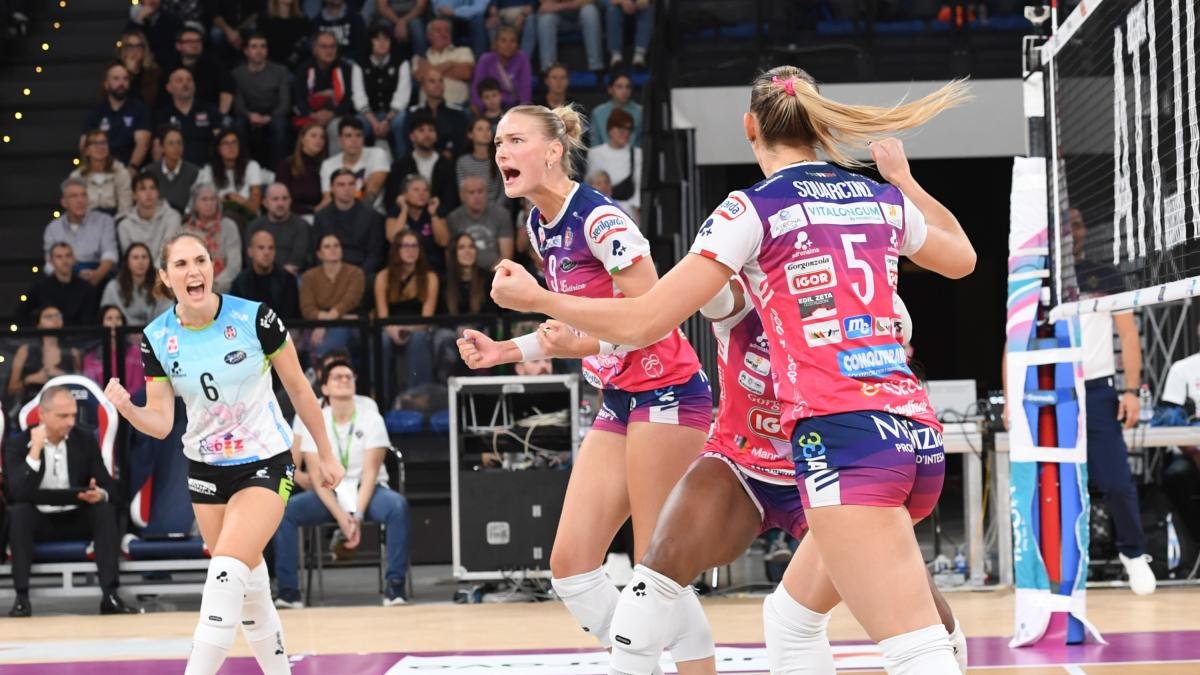 Novara supera Bergamo, Skinner e Antropova protagoniste: a Scandicci il derby con Firenze