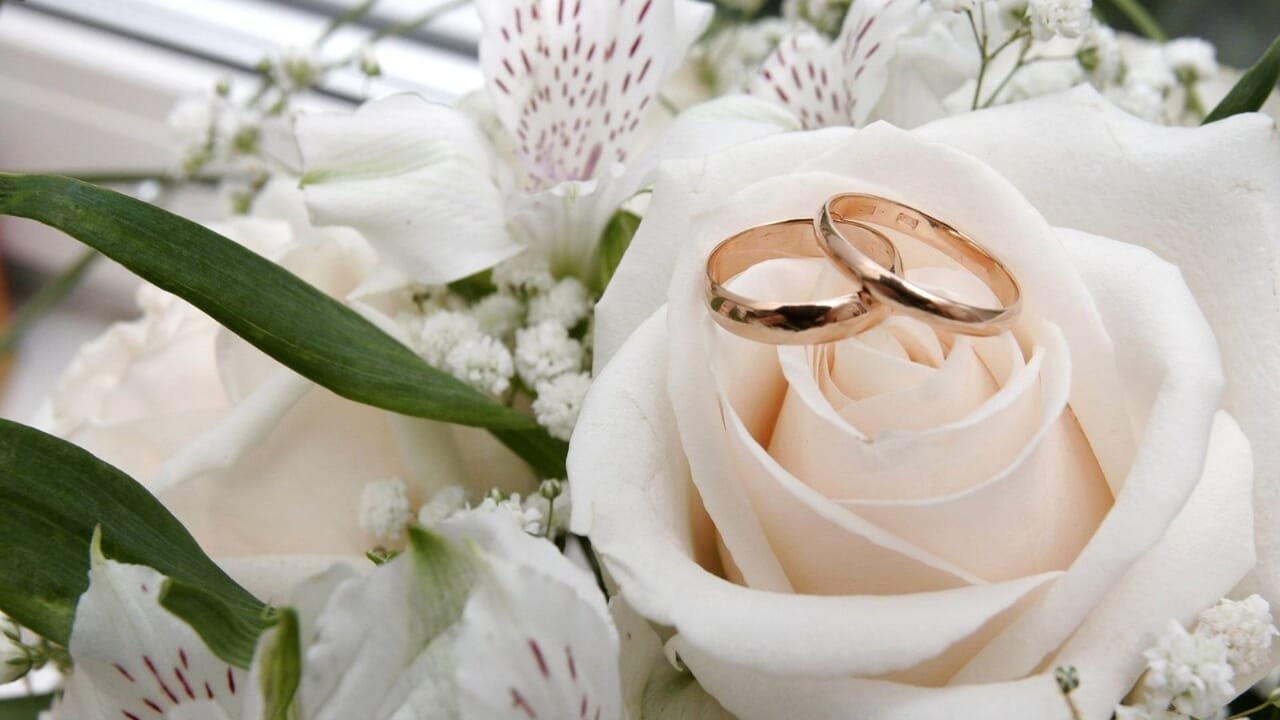 Orsara di Puglia: coppia americana si sposa per partecipare ai Fucacoste