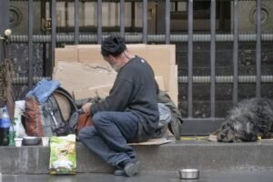Povertà assoluta: 5,7 milioni di persone colpite, allerta per stranieri e minori