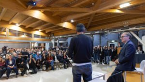 Sei donne e l’esperienza di Leo in campo: Decaro presenta la lista "Per la Puglia"