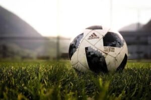 Serie A: il Napoli si conferma capolista a Lecce