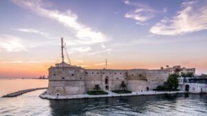 Taranto tra le città più brutte d'Italia: la provocazione su TikTok scatena la polemica.