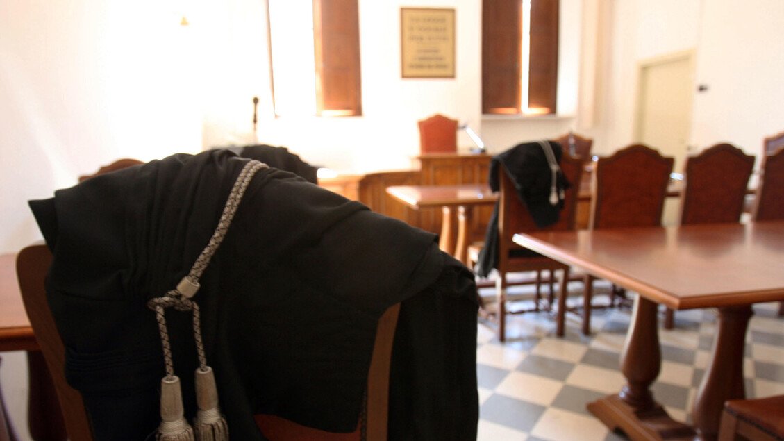 Uccise il compagno con una coltellata, arrestata per omicidio
