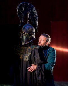 ALESSIO BONI E ANTONELLA ATTILI IN PUGLIA CON ILIADE, IL GIOCO DEGLI DEI A CORATO, TARANTO E BITONTO (2-6 dicembre)