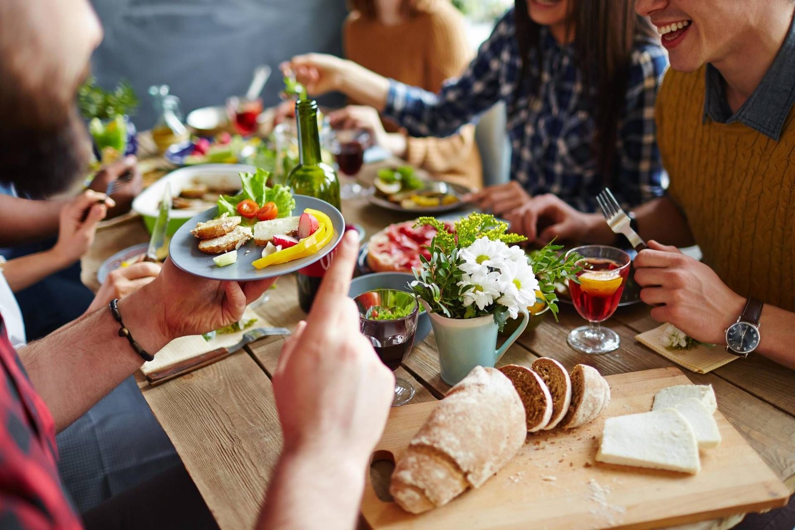 Colesterolo alto: cibi da scegliere e da evitare per un cuore sano