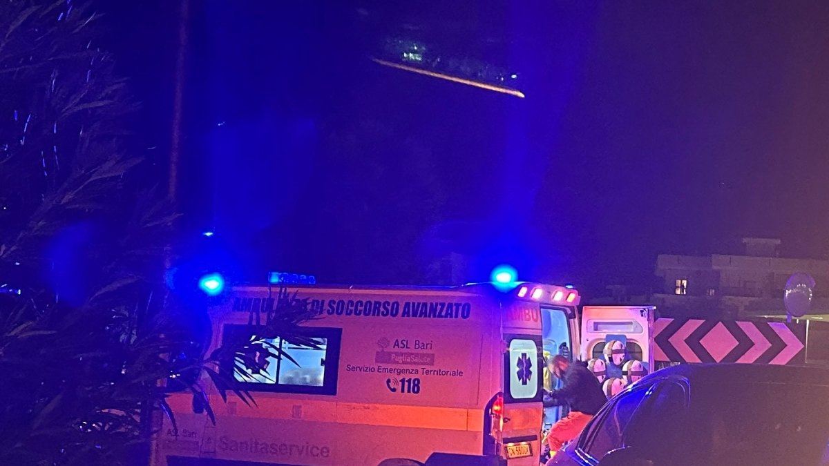 Corato, un giovane di 27 anni travolto da un camion mentre attraversa la provinciale: muore sul colpo