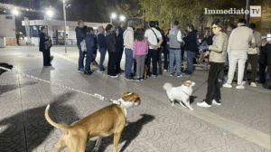 Foggia, cittadini e cani in sit-in al parcheggio Zuretti: “Liberiamo la città dai prepotenti”