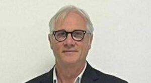 Giovane aggredisce il sindaco di Cutrofiano: offese e schiaffo