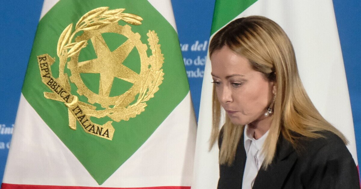 Meloni incontra Abu Mazen e chiede il disarmo di Hamas, esprimendo irritazione verso Landini e Brunetta.