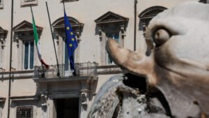 Meloni stringe sulla manovra: correzioni dagli affitti all'oro