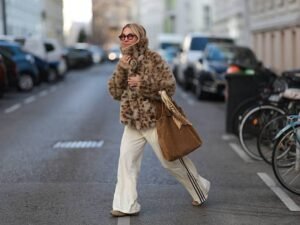 Pantaloni bianchi: idee per indossarli anche in inverno