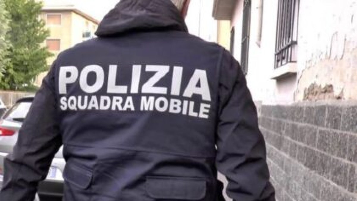 Putignano, il clan scaccia una famiglia da una casa popolare: interviene la polizia e la DDA avvia un'inchiesta