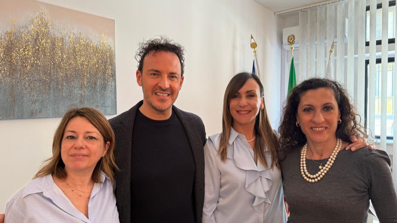 Ricordo delle vittime di transfobia: psicologi di Puglia affermano l'importanza di difendere la dignità per promuovere le differenze.